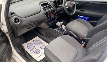 2015 Fiat PUNTO full